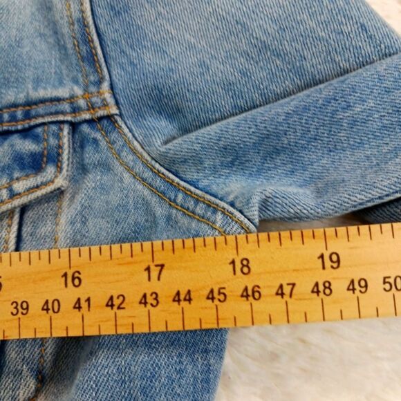 KanCan Light Wash Distressed Estilo/ Crop 4 Pocket Denim Jacket. Woman's XS.... - Picture 11 of 15